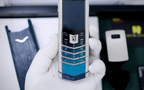 Vertu Signature S Steel Blue Aligator